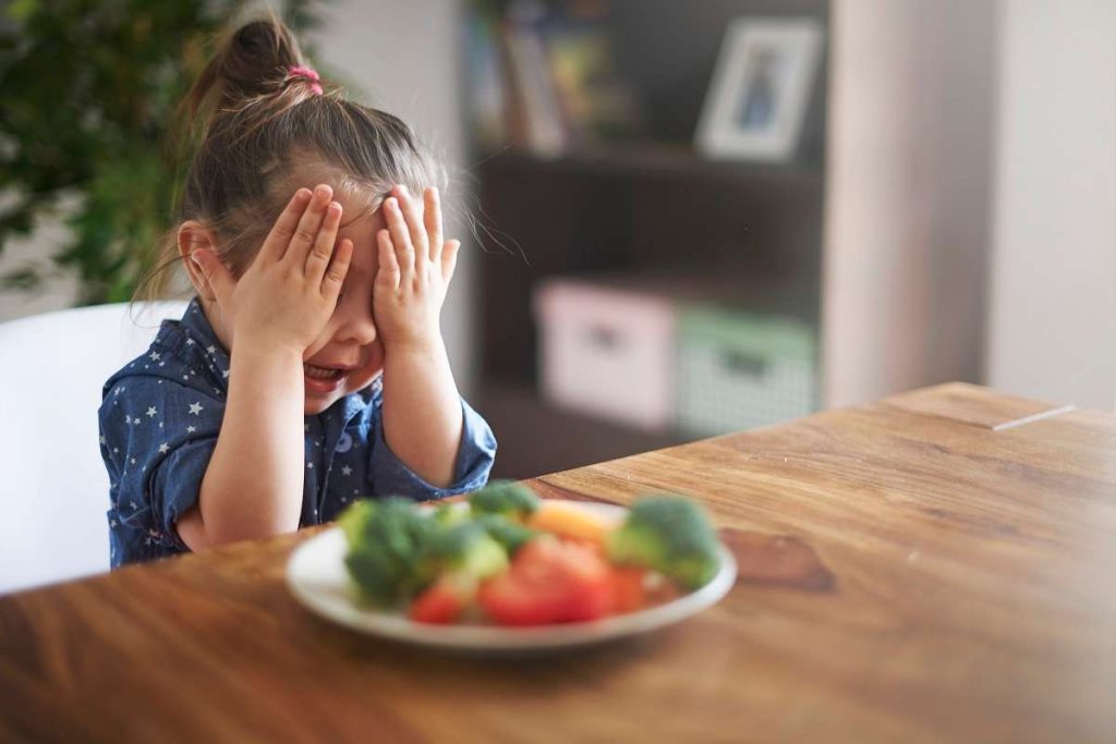 como incentivar as crianças a provarem novos alimentos