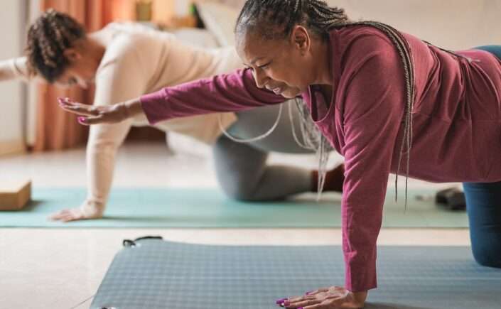 turma de alunos sentindo os benefícios do pilates