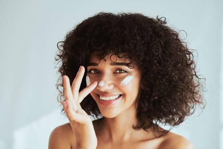 Protetor-Solar-Facial-FPS-70-Revitart-Faces-conheca-as-vantagens-de-produtos-com-alta-protecao-solar